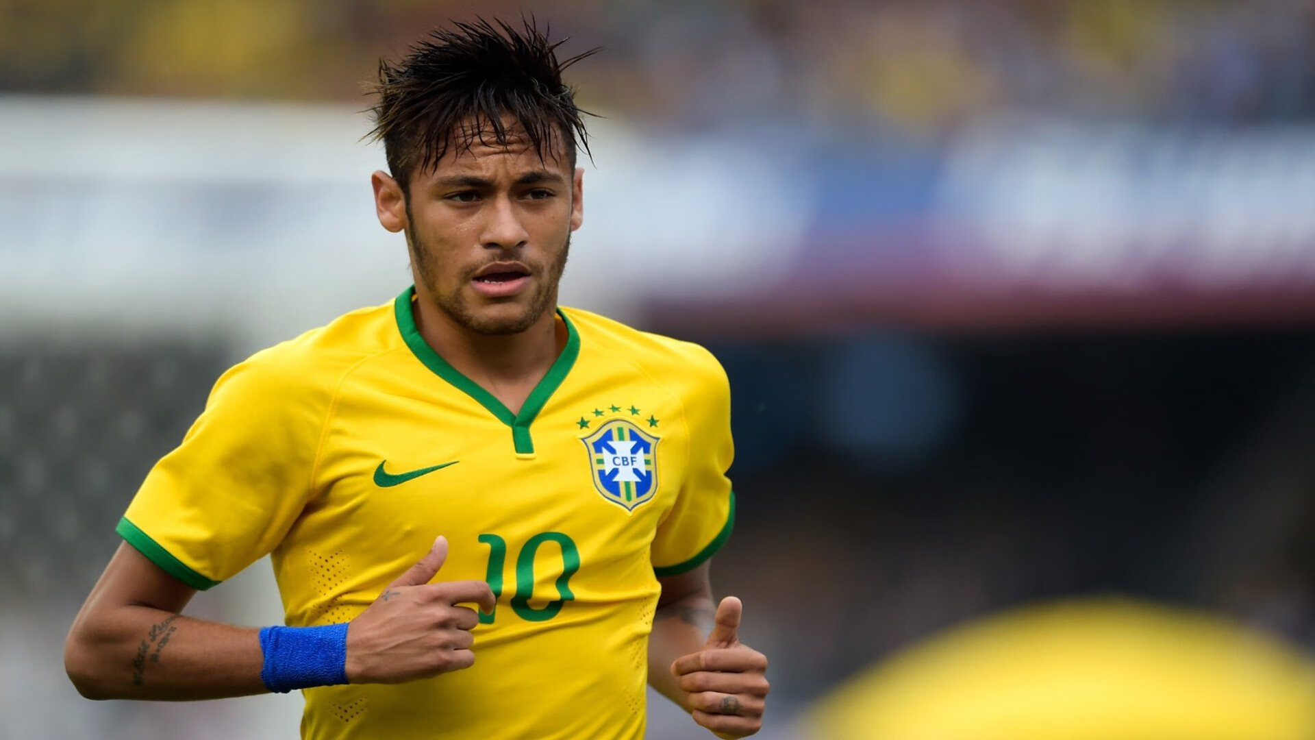 我为你构思了三个不同风格的标题,每个都试图捕捉那个决定性夜晚的独特魅力